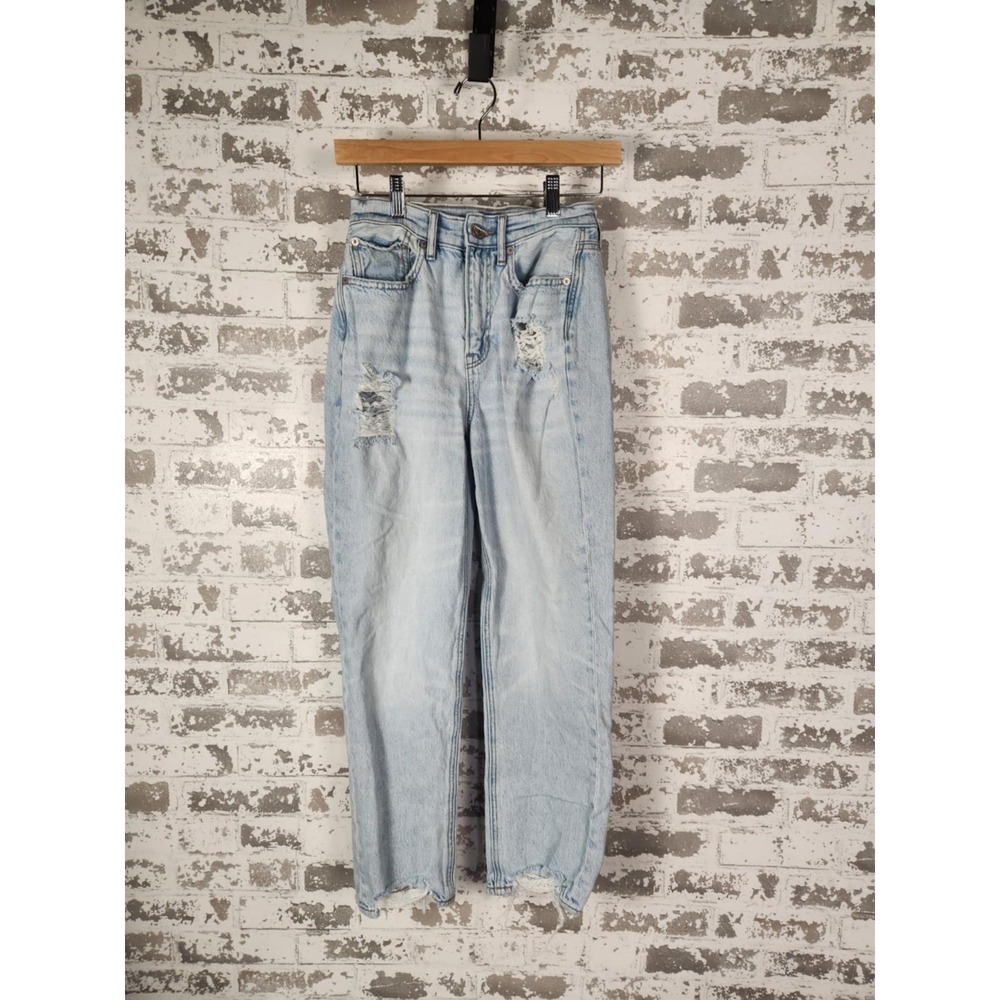 American Eagle Highest Rise 90s Boyfriend Light Wash Jeans‎ Size 2 Distressed